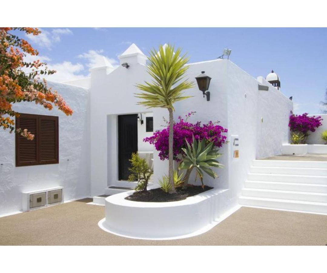Puerto Chico I And J Apartment Плая Бланка Екстериор снимка