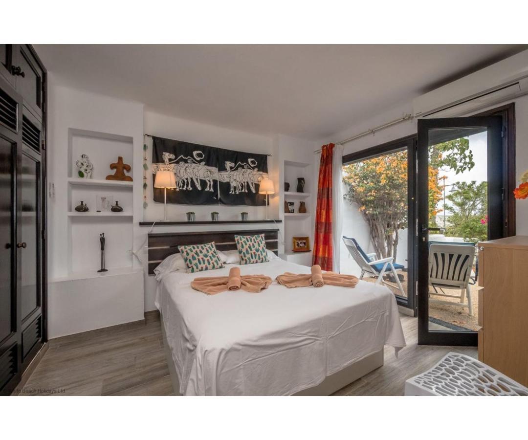 Puerto Chico I And J Apartment Плая Бланка Екстериор снимка
